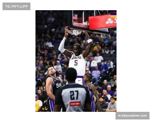 里夫斯狂砍五十分创世纪纪录 成为继科比詹姆斯后湖人最强得分手 里夫斯狂砍五十分创世纪纪录 成为继科比詹姆斯后湖人最强得分手